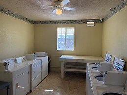 HomeTowne Studios by Red Roof Ridgecrest