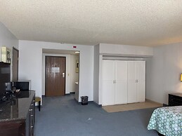 HomeTowne Studios by Red Roof Ridgecrest