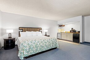 HomeTowne Studios by Red Roof Ridgecrest