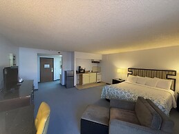 HomeTowne Studios by Red Roof Ridgecrest