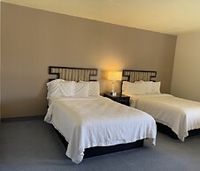 HomeTowne Studios by Red Roof Ridgecrest