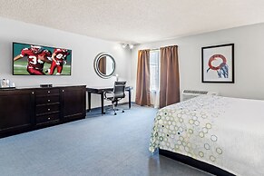 HomeTowne Studios by Red Roof Ridgecrest