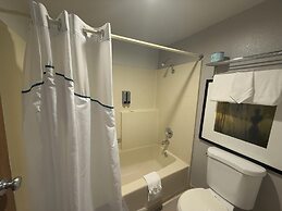 HomeTowne Studios by Red Roof Ridgecrest