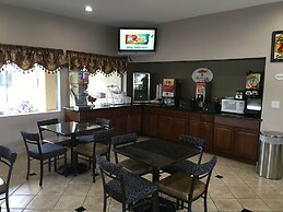 Super 8 by Wyndham Salinas