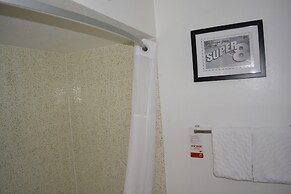 Super 8 by Wyndham Salinas