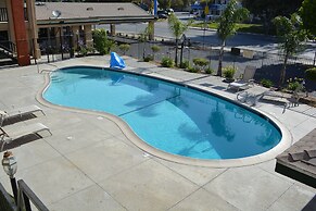 Super 8 by Wyndham Salinas