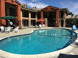 Super 8 by Wyndham Salinas