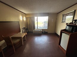 Hotel Red Rose by Townhouse Covington I-64