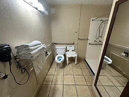 Hotel Red Rose by Townhouse Covington I-64