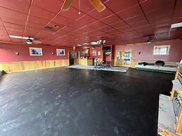 Hotel Red Rose by Townhouse Covington I-64