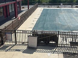Hotel Red Rose by Townhouse Covington I-64