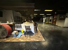 Hotel Red Rose by Townhouse Covington I-64