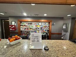 Hotel Red Rose by Townhouse Covington I-64