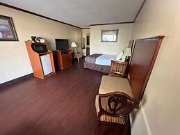 Hotel Red Rose by Townhouse Covington I-64
