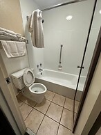 Hotel Red Rose by Townhouse Covington I-64