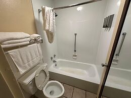 Hotel Red Rose by Townhouse Covington I-64