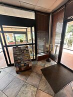 Hotel Red Rose by Townhouse Covington I-64