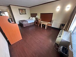 Hotel Red Rose by Townhouse Covington I-64