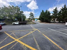 Hotel Red Rose by Townhouse Covington I-64