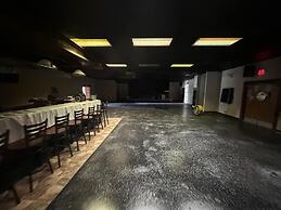 Hotel Red Rose by Townhouse Covington I-64