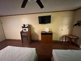Hotel Red Rose by Townhouse Covington I-64