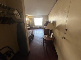 Hotel Red Rose by Townhouse Covington I-64