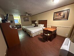 Hotel Red Rose by Townhouse Covington I-64