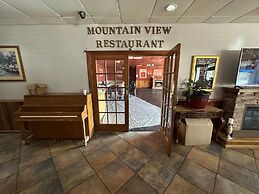 Hotel Red Rose by Townhouse Covington I-64