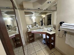Hotel Red Rose by Townhouse Covington I-64