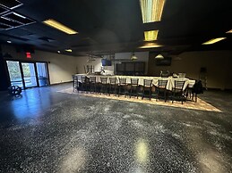 Hotel Red Rose by Townhouse Covington I-64