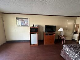 Hotel Red Rose by Townhouse Covington I-64