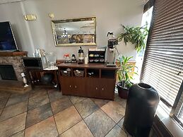 Hotel Red Rose by Townhouse Covington I-64