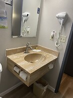 Days Inn by Wyndham Warrensburg