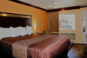 America's Deluxe Inn