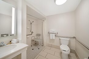 Best Western Plus Twin View Inn & Suites