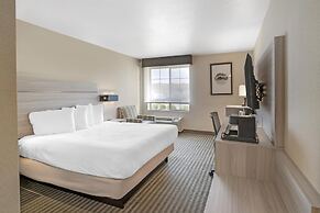 Best Western Plus Twin View Inn & Suites
