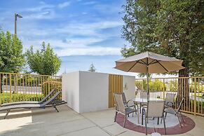 Best Western Plus Twin View Inn & Suites