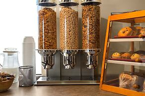 Super 8 by Wyndham Timmins ON