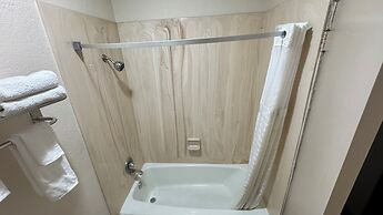 Howard Johnson by Wyndham Phoenix Airport/Downtown Area