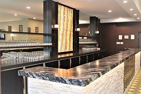 The Royal Anne Hotel