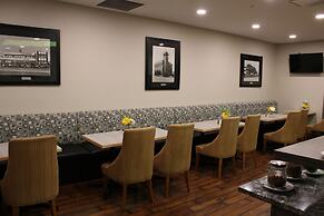 The Royal Anne Hotel