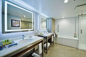 Hilton Montreal Laval