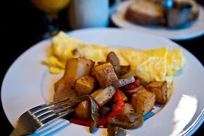 Crowne Plaza Portland Downtown Convention Center by IHG