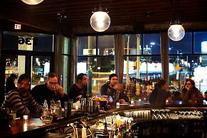 Crowne Plaza Portland Downtown Convention Center by IHG