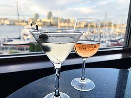 Coast Victoria Hotel & Marina by APA