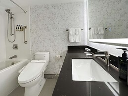 Coast Victoria Hotel & Marina by APA