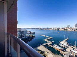 Coast Victoria Hotel & Marina by APA