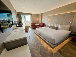 Coast Victoria Hotel & Marina by APA