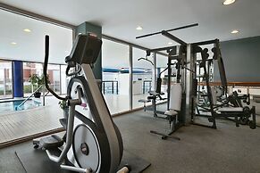 Coast Victoria Hotel & Marina by APA