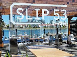 Coast Victoria Hotel & Marina by APA